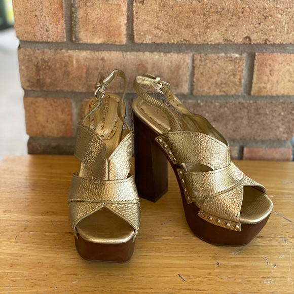 BCBGENERATION Blend Metallic Gold Platform Chunky Wood Heel Sandals Heels 6 - Picture 3 of 11